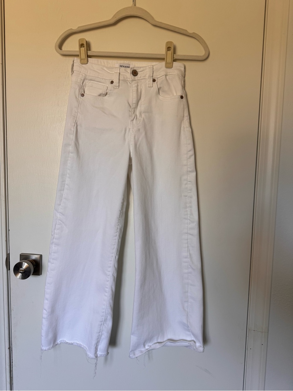 Zenana Outfitters White Wide-Leg Crop Jeans